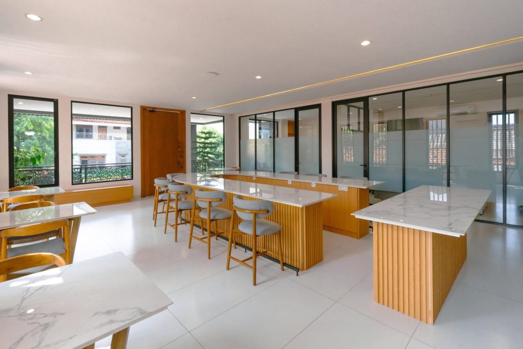 The coffee lounge and dining counters at Arcelon Premiere
