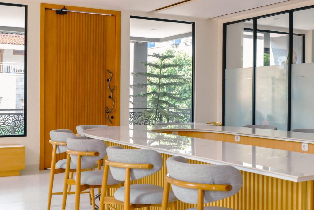 The coffee lounge counter and seating at Arcelon Premiere